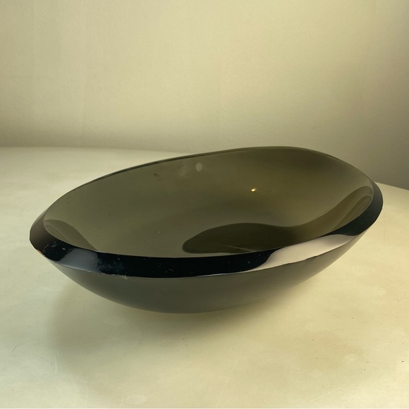 Vintage Thick Smoke Grey Gray Lucite Acrylic Plexiglass Bowl Dish Polished Edge - Picture 3 of 13